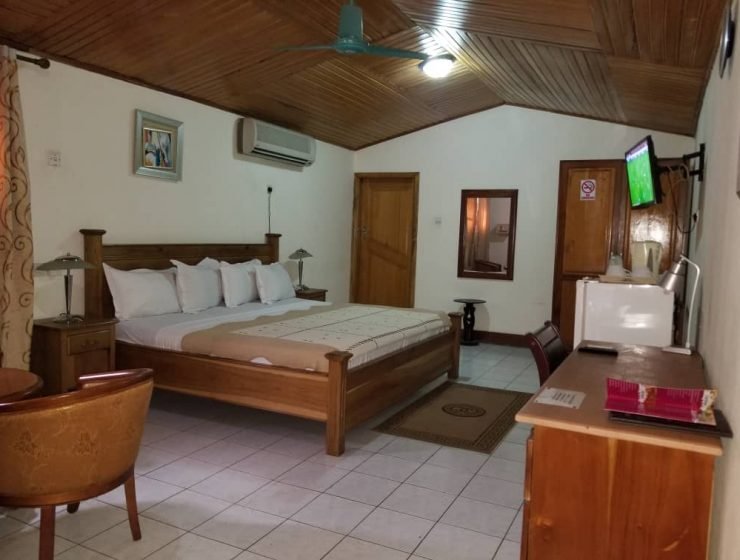 deluxe room at royal cockpit hotel