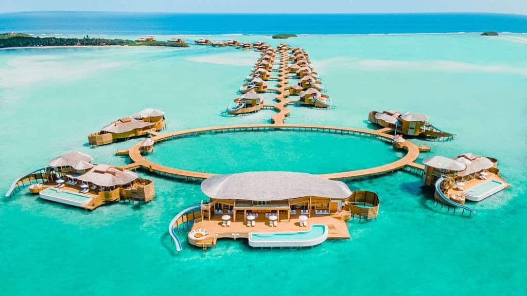 Top 10 Luxury Hotels That Redefine Comfort and Elegance in 2024 Into 2025